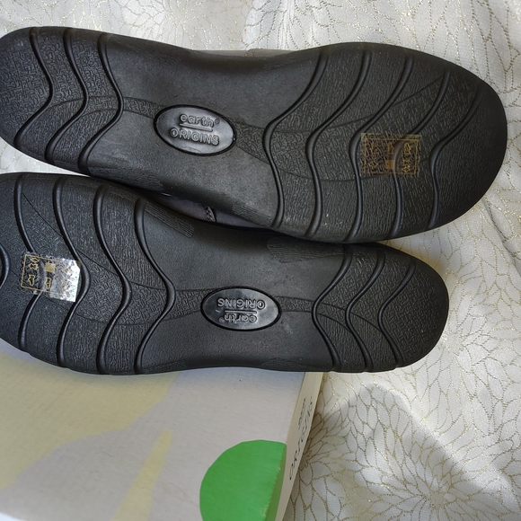 Women's Leather Gray Slip-On Shoes - Picture 6 of 6